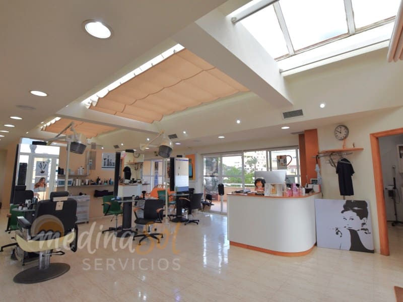 Commerciale in vendita in La Manga del Mar Menor - 375.000 € (Rif: 9359794)