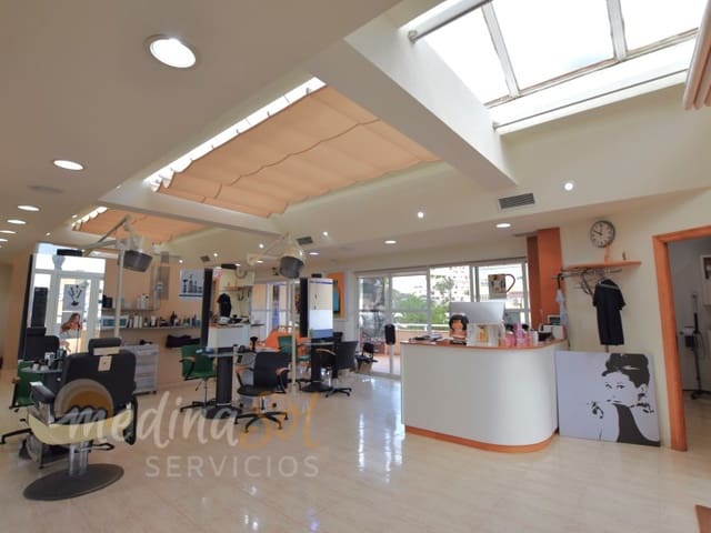 Commercial for sale in La Manga del Mar Menor - € 375,000 (Ref: 9359794)