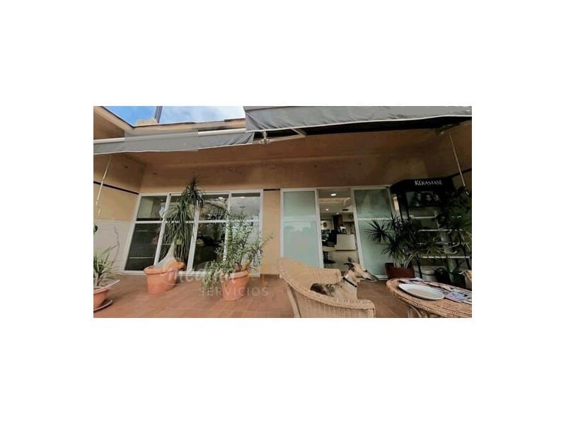 Commerciale in vendita in La Manga del Mar Menor - 375.000 € (Rif: 9359794)