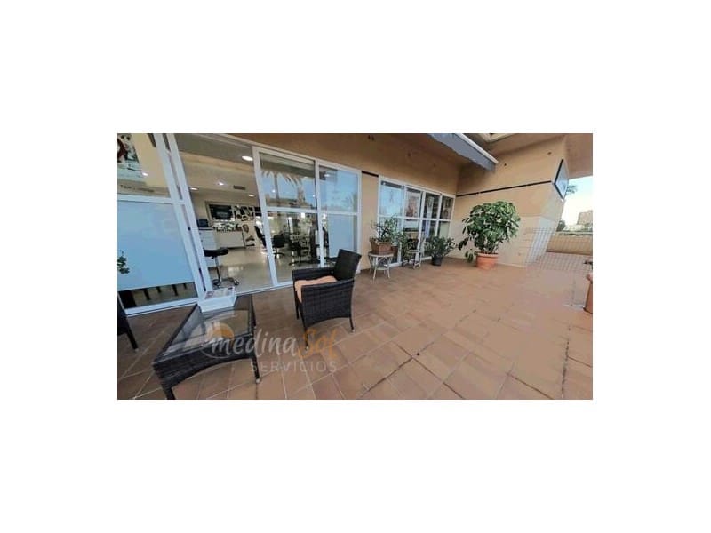 Commerciale in vendita in La Manga del Mar Menor - 375.000 € (Rif: 9359794)