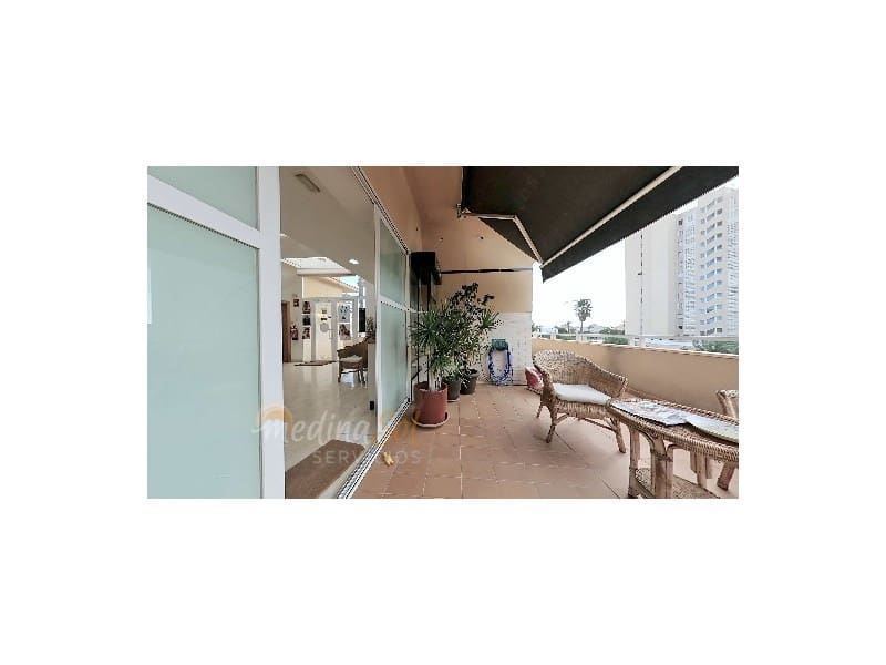 Commerciale in vendita in La Manga del Mar Menor - 375.000 € (Rif: 9359794)