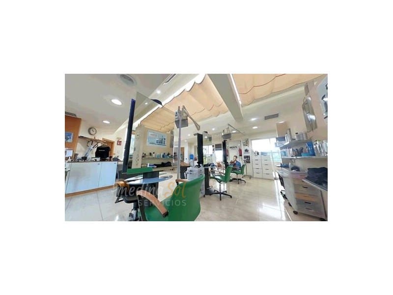 Commerciale in vendita in La Manga del Mar Menor - 375.000 € (Rif: 9359794)