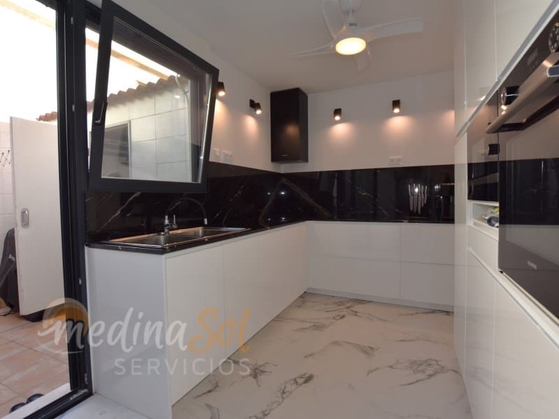 4 makuuhuone Paritalo myytävänä paikassa Islas Menores mukana uima-altaan 
autotalli - 270 000 € (Ref: 9541161)