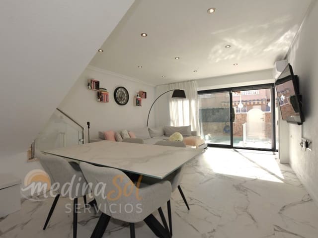 4 makuuhuone Paritalo myytävänä paikassa Islas Menores, Cartagena mukana uima-altaan 
autotalli - 270 000 € (Ref: 9541161)