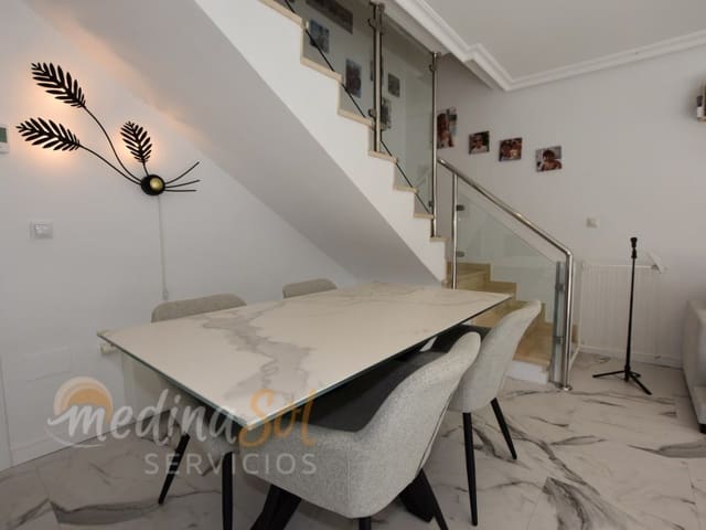 4 makuuhuone Paritalo myytävänä paikassa Islas Menores, Cartagena mukana uima-altaan 
autotalli - 270 000 € (Ref: 9541161)