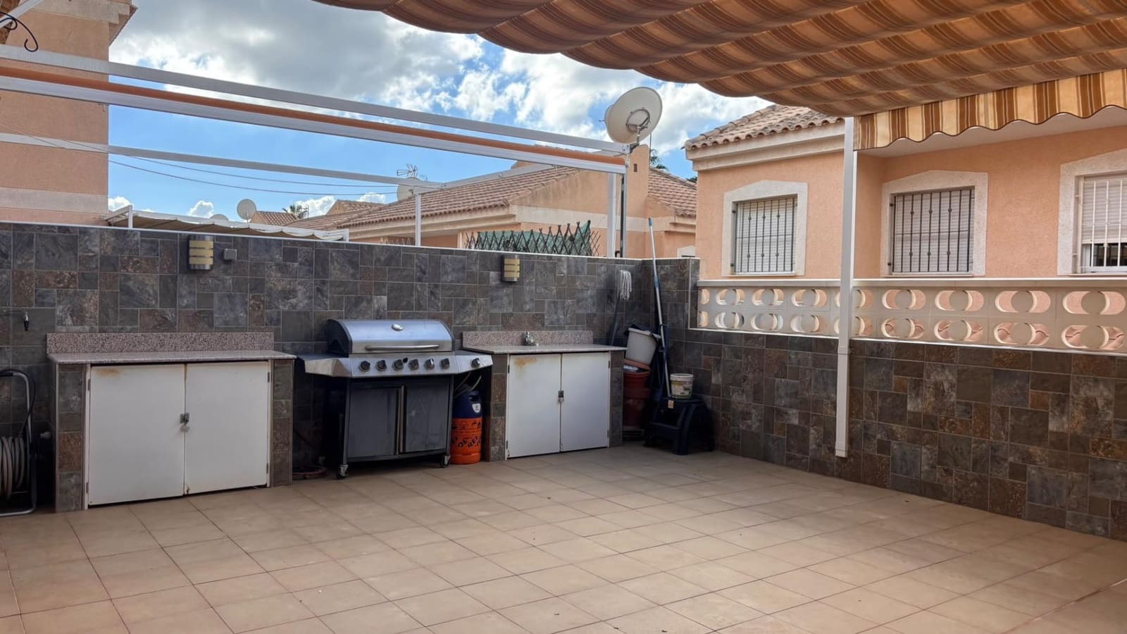 3 bedroom Apartment for sale in Puerto de Mazarron with pool - € 249,000 (Ref: 10159679)
