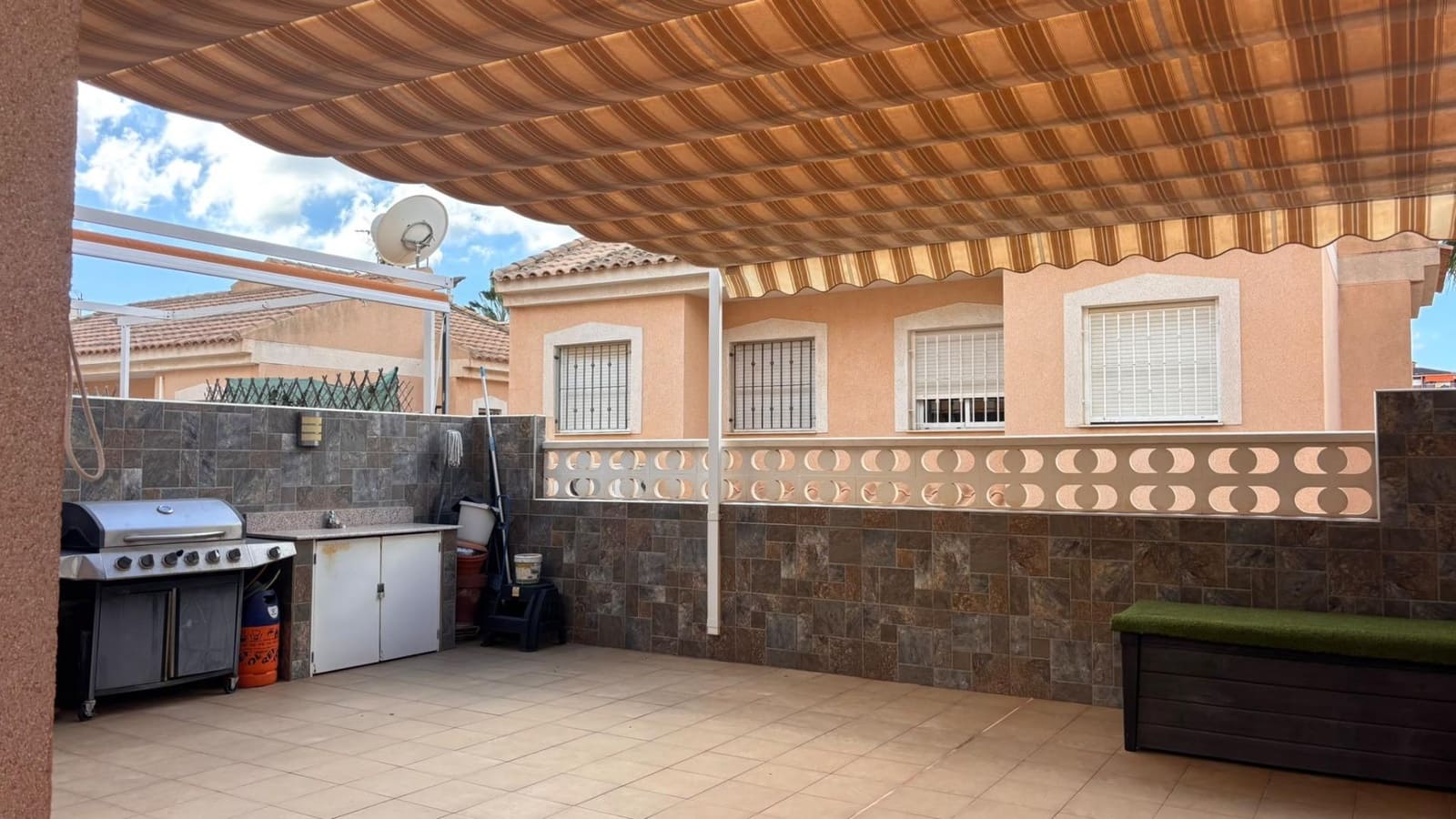 3 bedroom Apartment for sale in Puerto de Mazarron with pool - € 249,000 (Ref: 10159679)