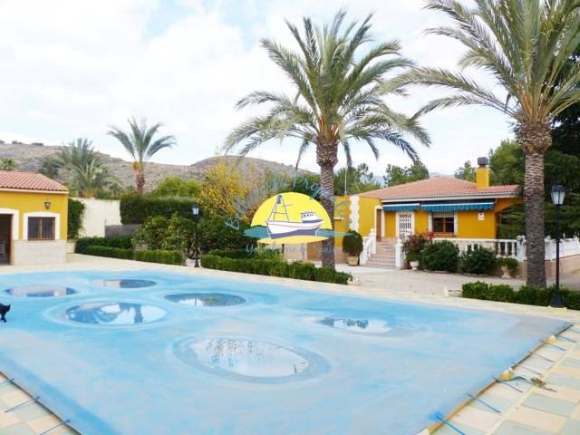 5 soveværelse Finca/Landehus til salg i Totana med swimmingpool garage - € 360.000 (Ref: 6153946)