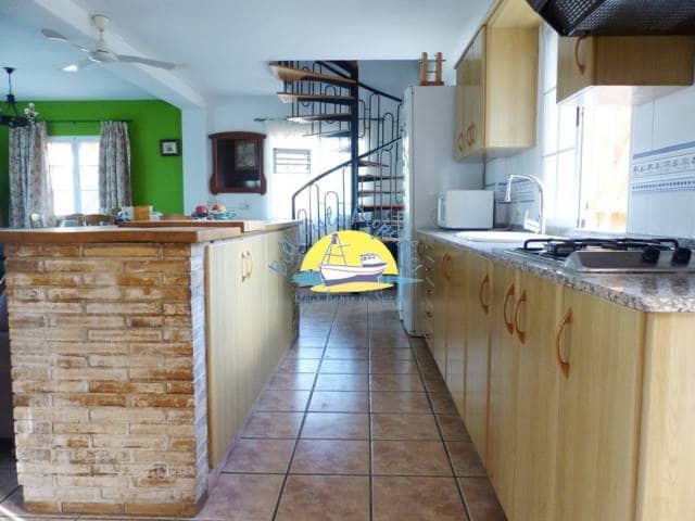 4 soveværelse Finca/Landehus til salg i Totana med swimmingpool garage - € 299.999 (Ref: 6153948)