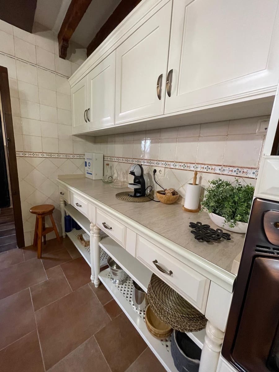 4 soveværelse Villa til salg i Leiva med swimmingpool - € 675.000 (Ref: 6154008)