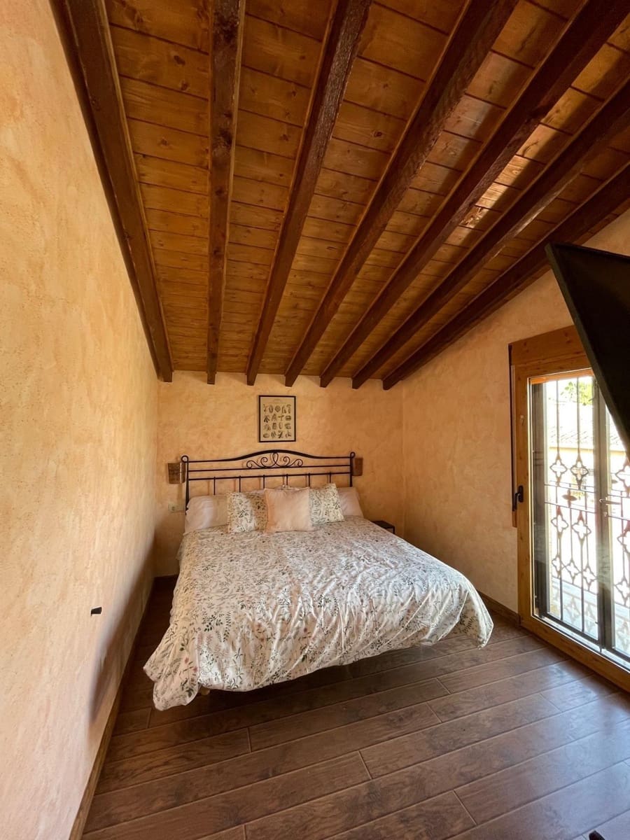 4 soveværelse Villa til salg i Leiva med swimmingpool - € 675.000 (Ref: 6154008)