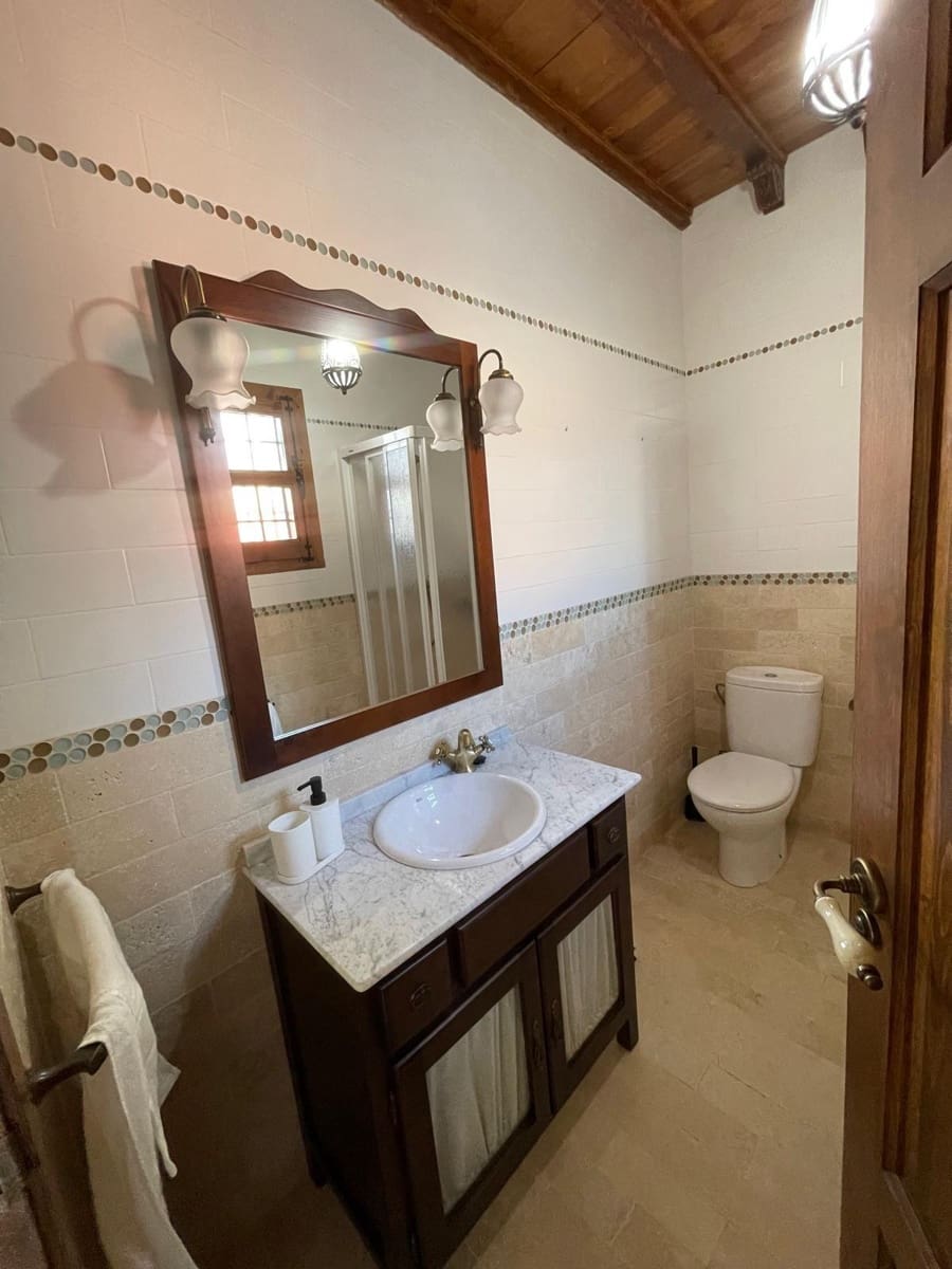 4 soveværelse Villa til salg i Leiva med swimmingpool - € 675.000 (Ref: 6154008)