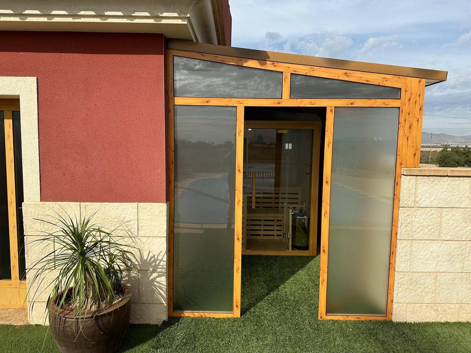 4 soveværelse Villa til salg i Leiva med swimmingpool - € 675.000 (Ref: 6154008)