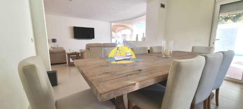 5 bedroom Villa for sale in La Azohia with pool garage - € 799,000 (Ref: 6525597)