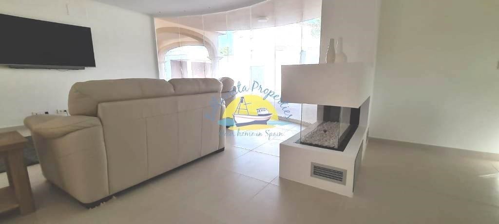 5 bedroom Villa for sale in La Azohia with pool garage - € 799,000 (Ref: 6525597)