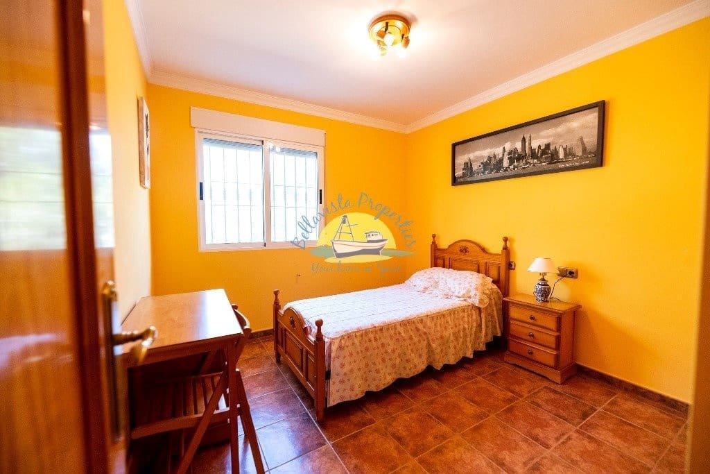 4 soveværelse Finca/Landehus til salg i Leiva med garage - € 495.000 (Ref: 6732245)