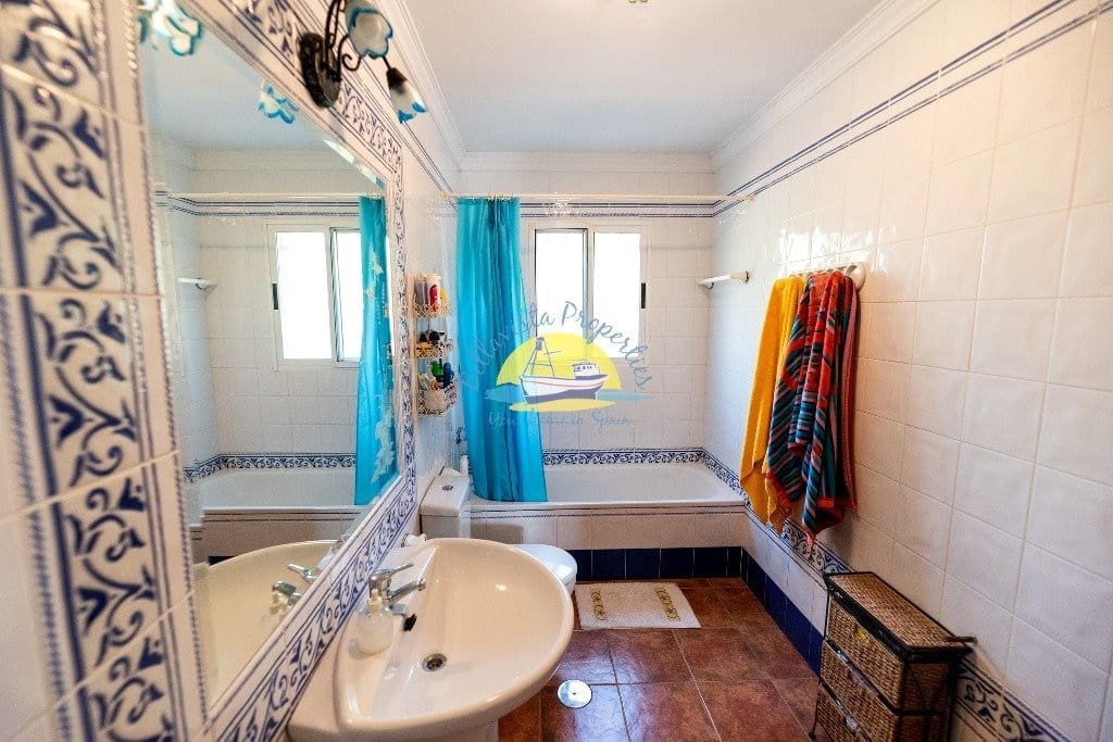 4 soveværelse Finca/Landehus til salg i Leiva med garage - € 495.000 (Ref: 6732245)