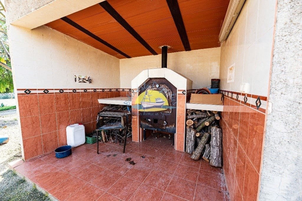 4 soveværelse Finca/Landehus til salg i Leiva med garage - € 495.000 (Ref: 6732245)