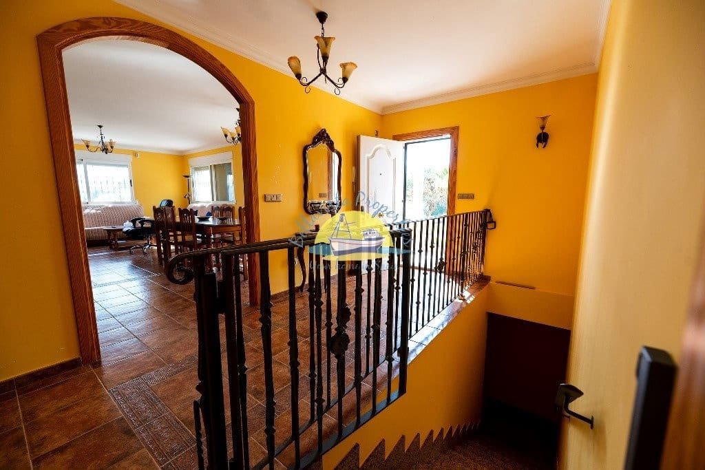 4 soveværelse Finca/Landehus til salg i Leiva med garage - € 495.000 (Ref: 6732245)