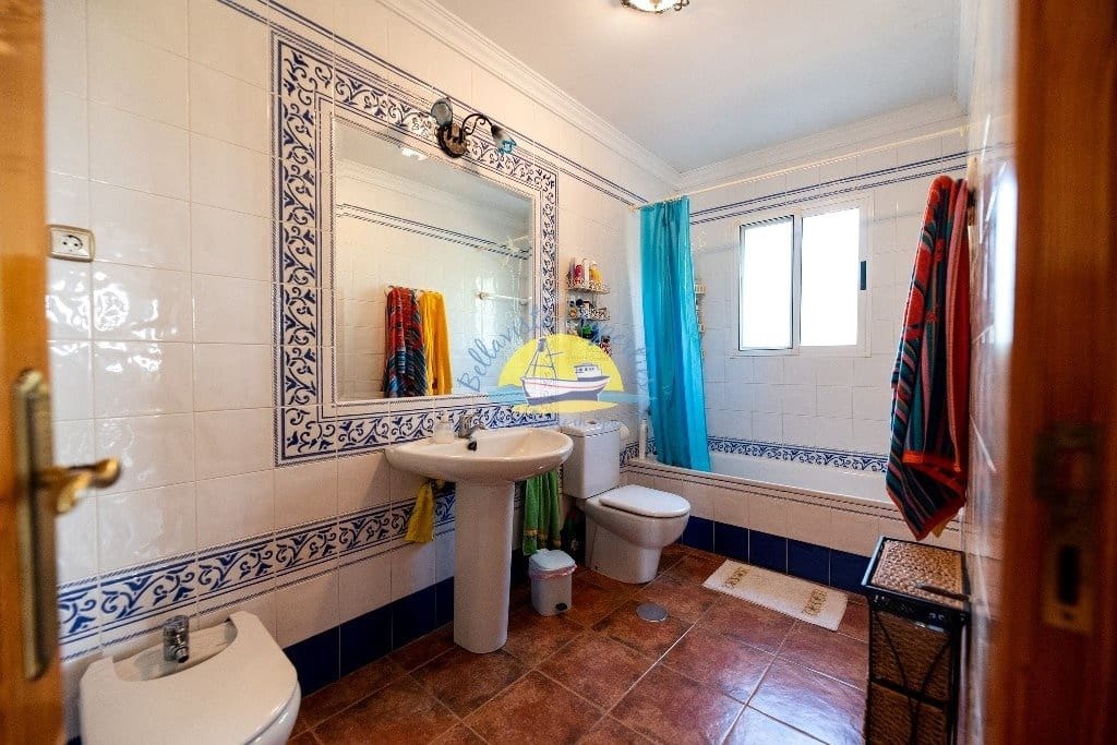 4 soveværelse Finca/Landehus til salg i Leiva med garage - € 495.000 (Ref: 6732245)