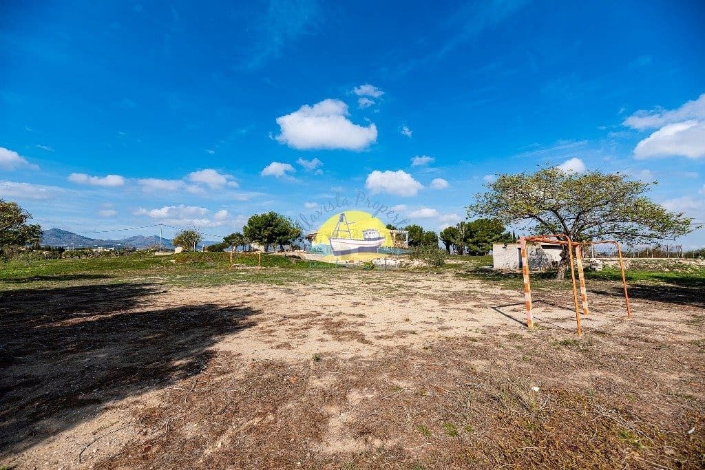 4 soveværelse Finca/Landehus til salg i Leiva med garage - € 495.000 (Ref: 6732245)