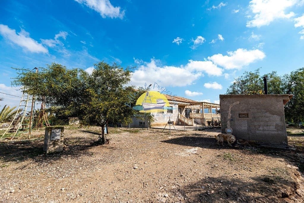 4 soveværelse Finca/Landehus til salg i Leiva med garage - € 495.000 (Ref: 6732245)