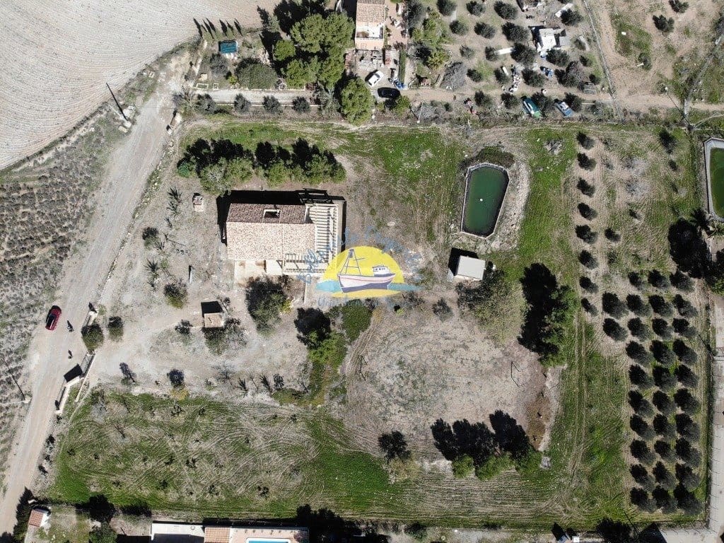 4 soveværelse Finca/Landehus til salg i Leiva med garage - € 495.000 (Ref: 6732245)