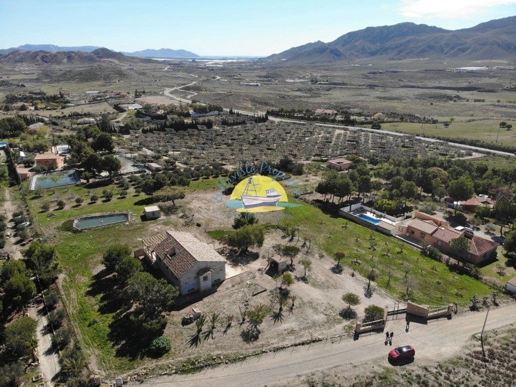 4 soveværelse Finca/Landehus til salg i Leiva med garage - € 495.000 (Ref: 6732245)