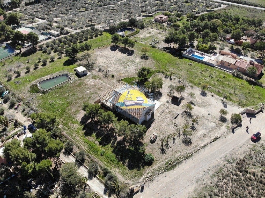 4 soveværelse Finca/Landehus til salg i Leiva med garage - € 495.000 (Ref: 6732245)