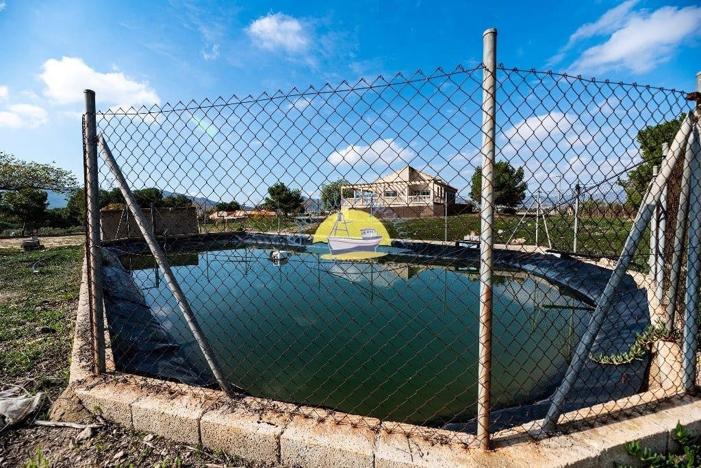 4 soveværelse Finca/Landehus til salg i Leiva med garage - € 495.000 (Ref: 6732245)