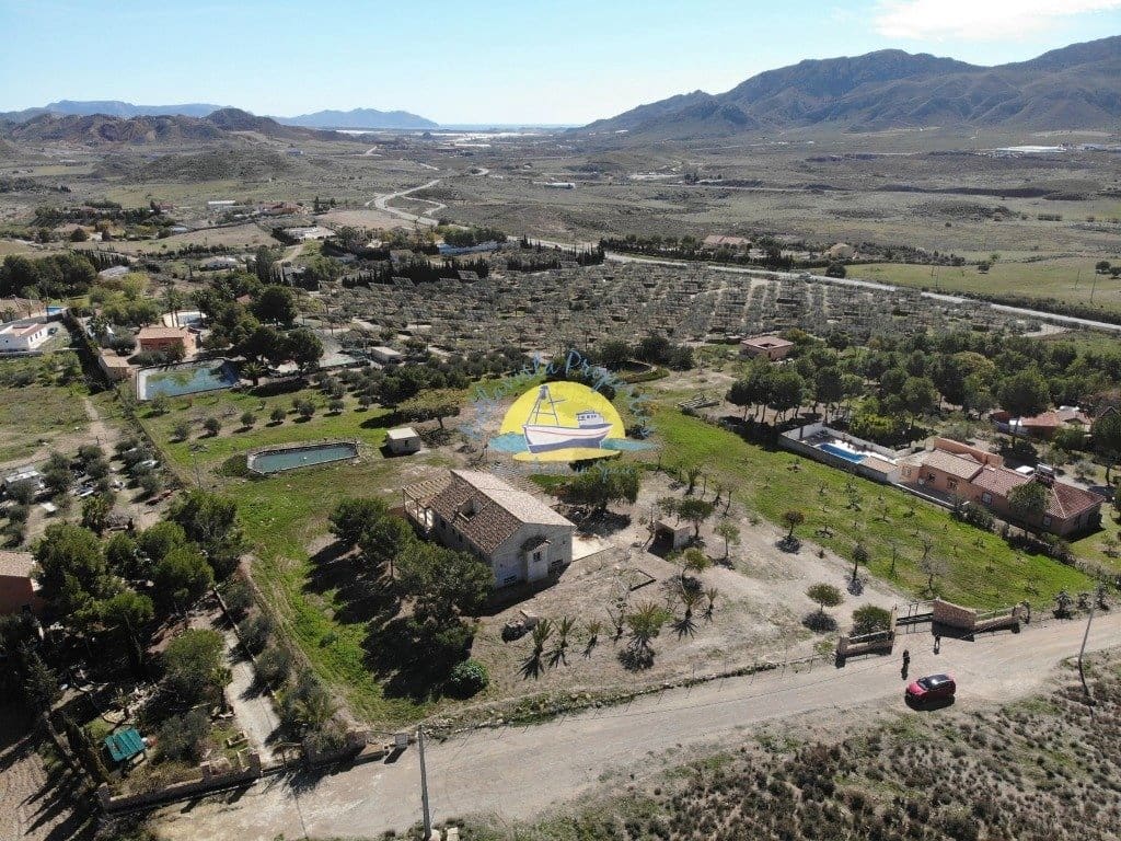 4 soveværelse Finca/Landehus til salg i Leiva med garage - € 495.000 (Ref: 6732245)