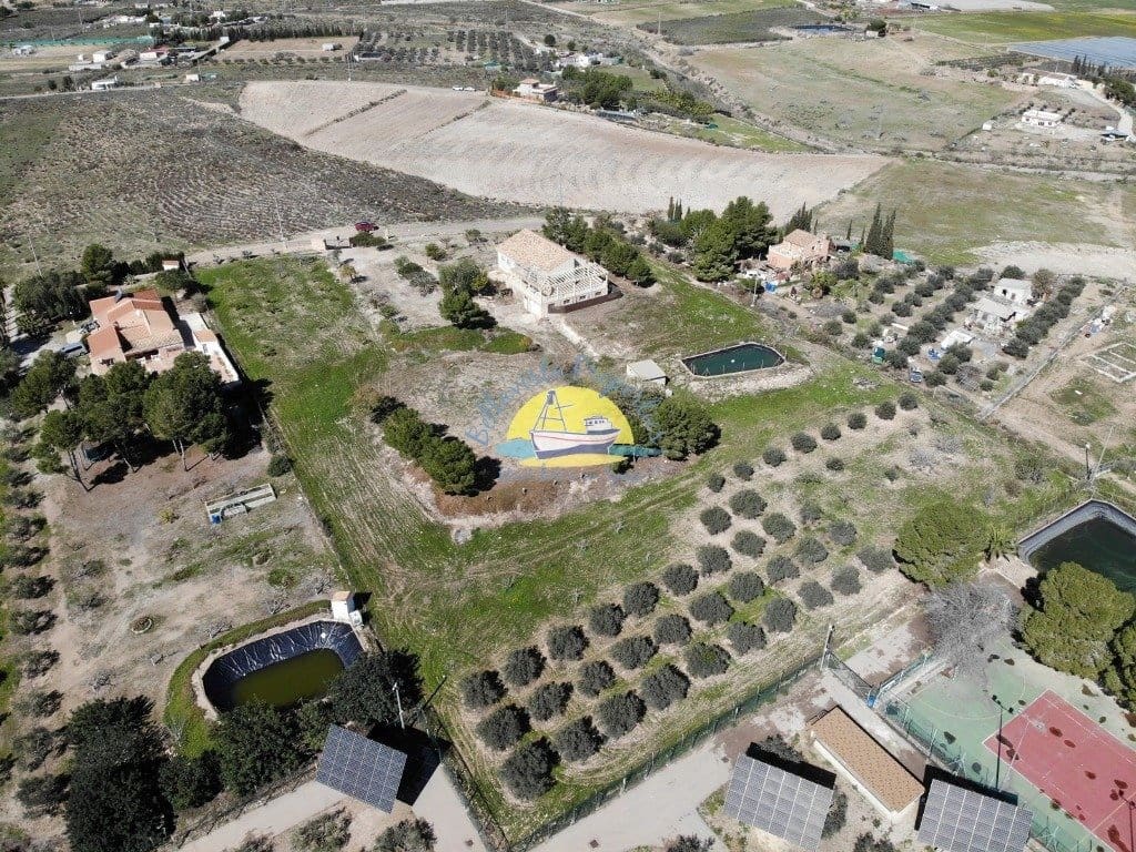 4 soveværelse Finca/Landehus til salg i Leiva med garage - € 495.000 (Ref: 6732245)