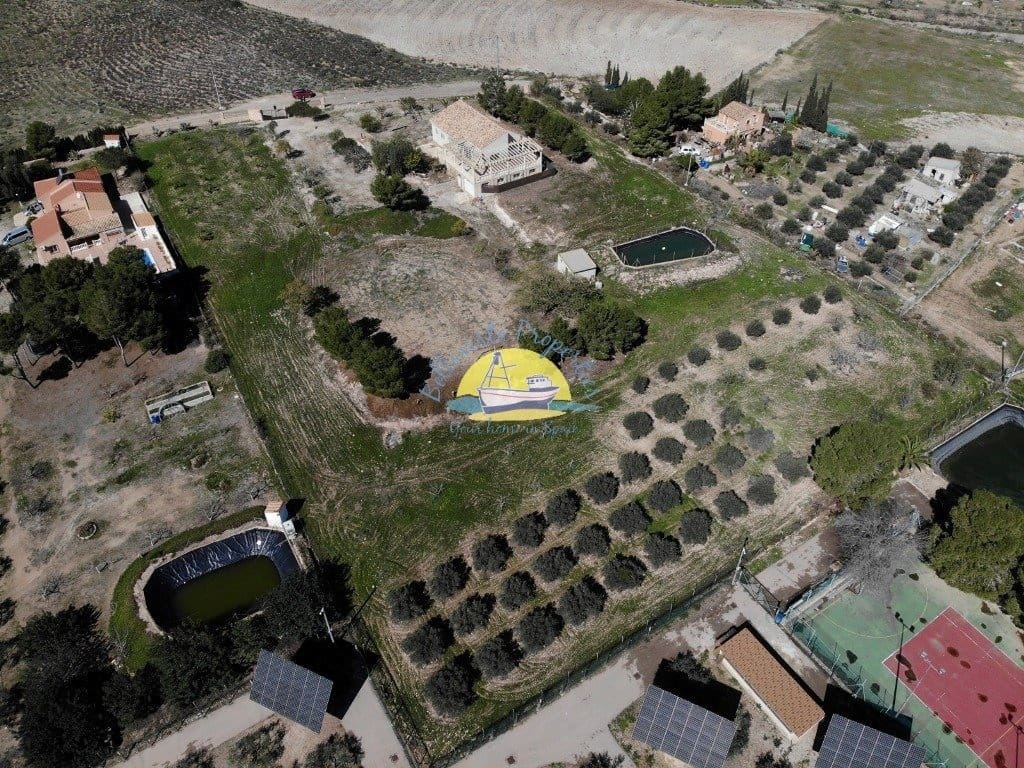 4 soveværelse Finca/Landehus til salg i Leiva med garage - € 495.000 (Ref: 6732245)