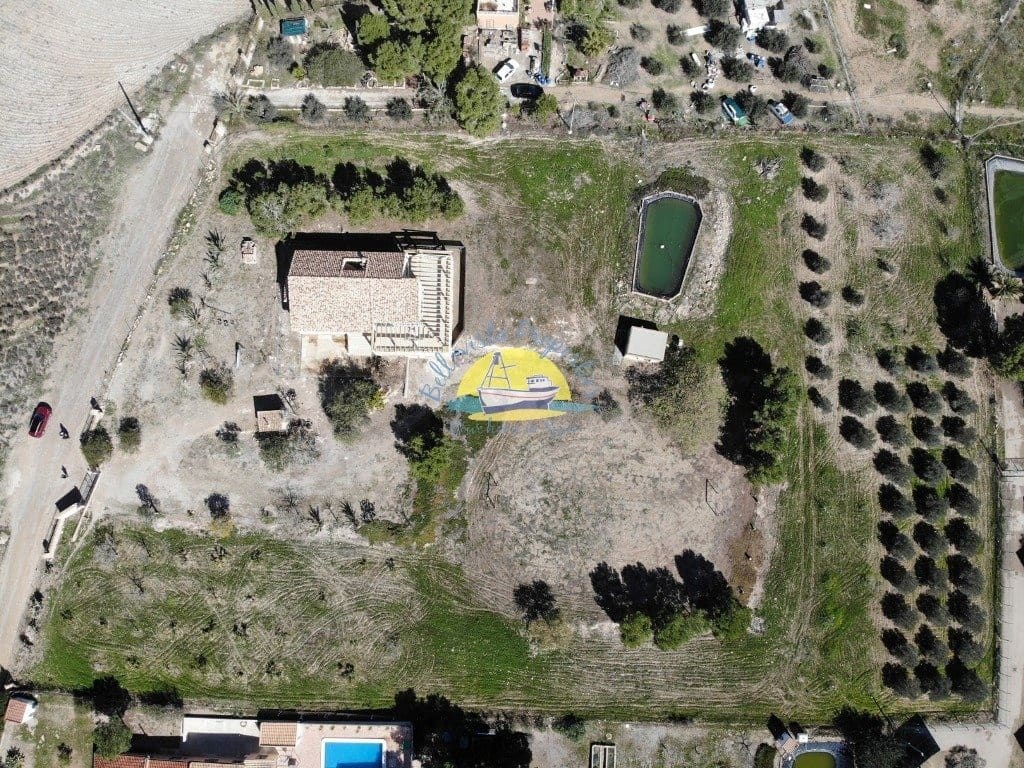 4 soveværelse Finca/Landehus til salg i Leiva med garage - € 495.000 (Ref: 6732245)