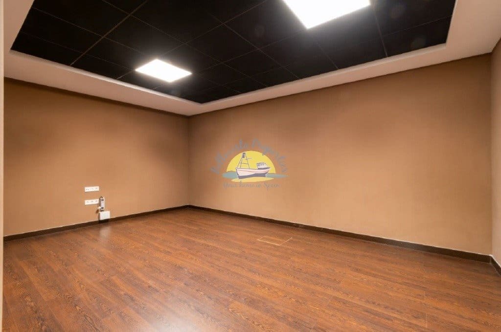 6 bedroom Villa for sale in Alfaz del Pi / L'Alfas del Pi with pool garage - € 1,600,000 (Ref: 7165913)