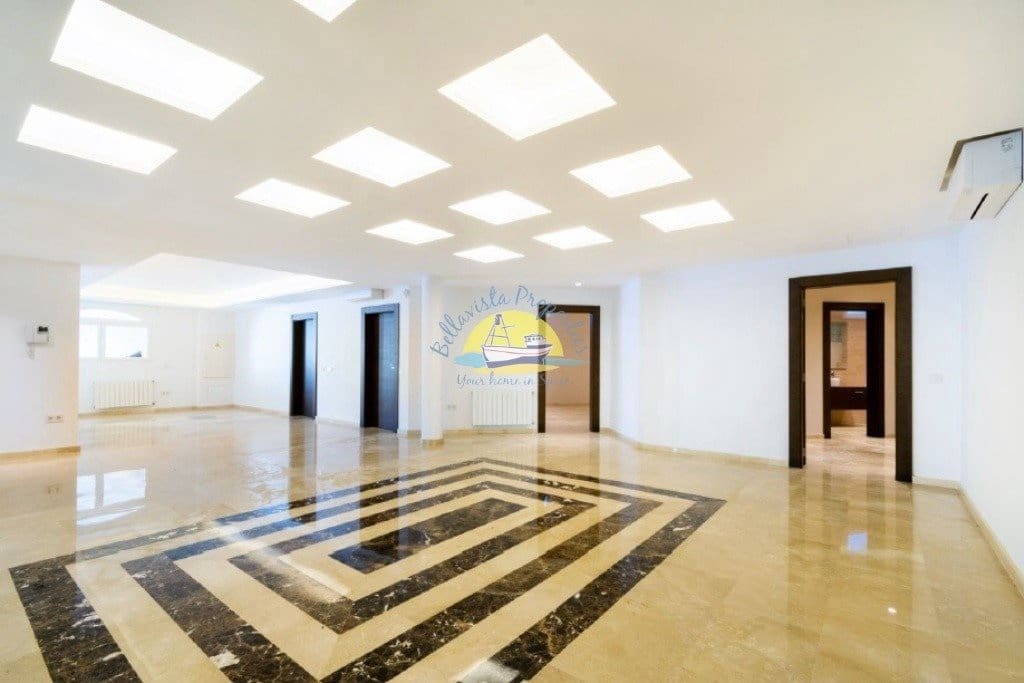 6 bedroom Villa for sale in Alfaz del Pi / L'Alfas del Pi with pool garage - € 1,600,000 (Ref: 7165913)