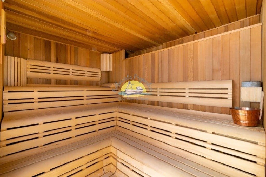 6 bedroom Villa for sale in Alfaz del Pi / L'Alfas del Pi with pool garage - € 1,600,000 (Ref: 7165913)