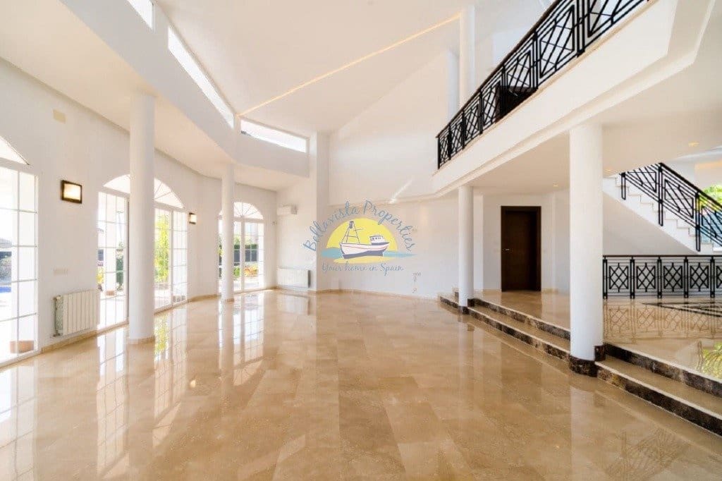 6 bedroom Villa for sale in Alfaz del Pi / L'Alfas del Pi with pool garage - € 1,600,000 (Ref: 7165913)