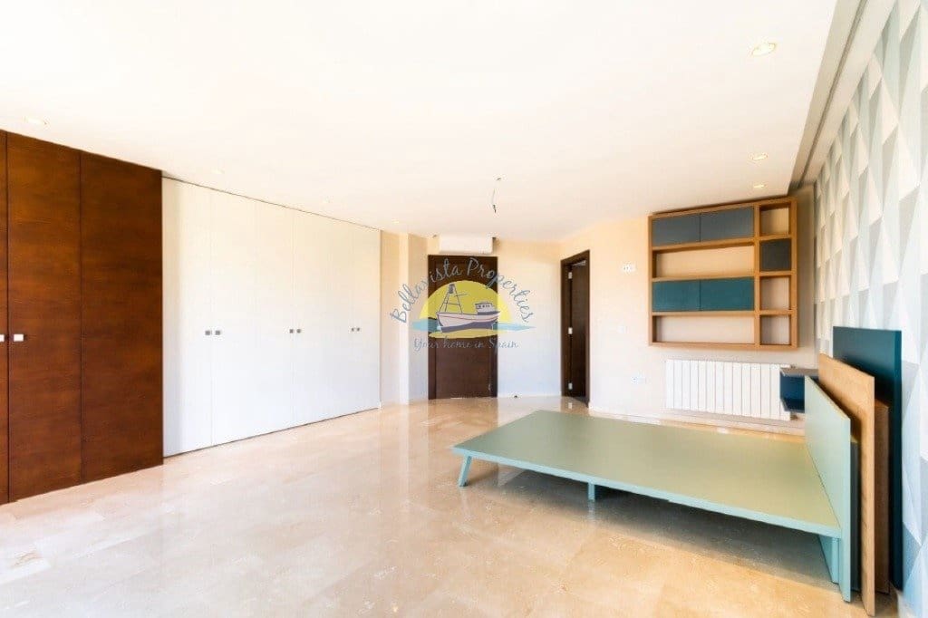 6 bedroom Villa for sale in Alfaz del Pi / L'Alfas del Pi with pool garage - € 1,600,000 (Ref: 7165913)