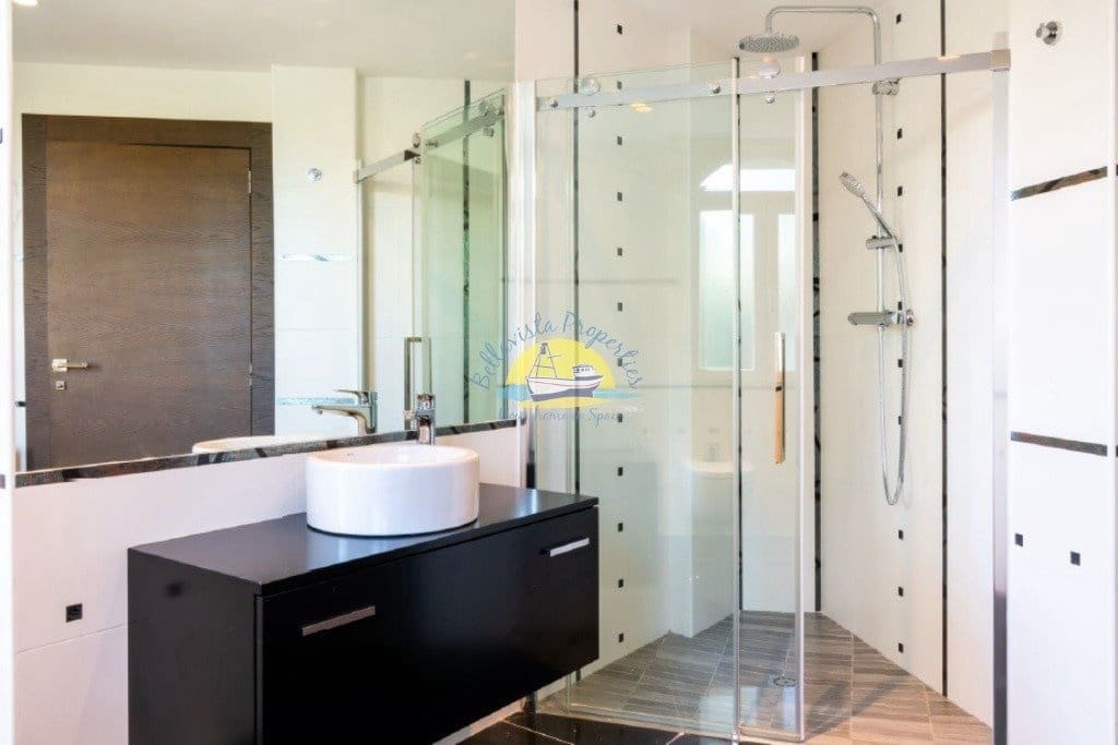 6 bedroom Villa for sale in Alfaz del Pi / L'Alfas del Pi with pool garage - € 1,600,000 (Ref: 7165913)