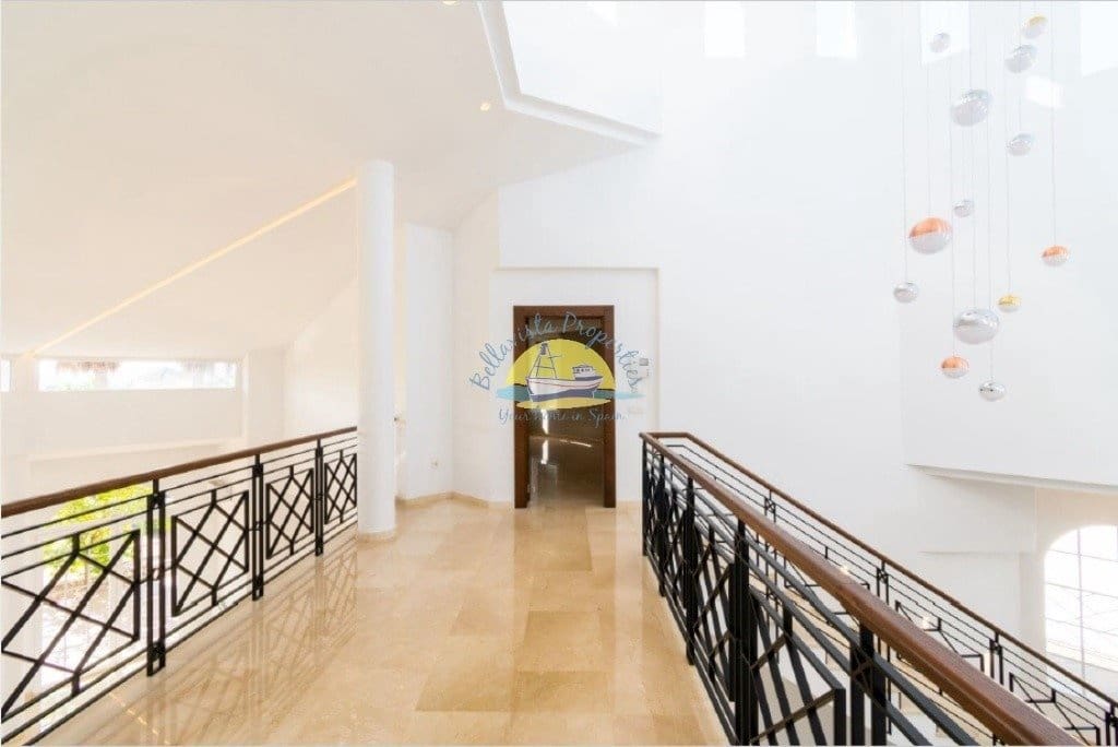 6 bedroom Villa for sale in Alfaz del Pi / L'Alfas del Pi with pool garage - € 1,600,000 (Ref: 7165913)