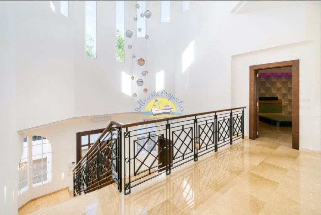 6 bedroom Villa for sale in Alfaz del Pi / L'Alfas del Pi with pool garage - € 1,600,000 (Ref: 7165913)