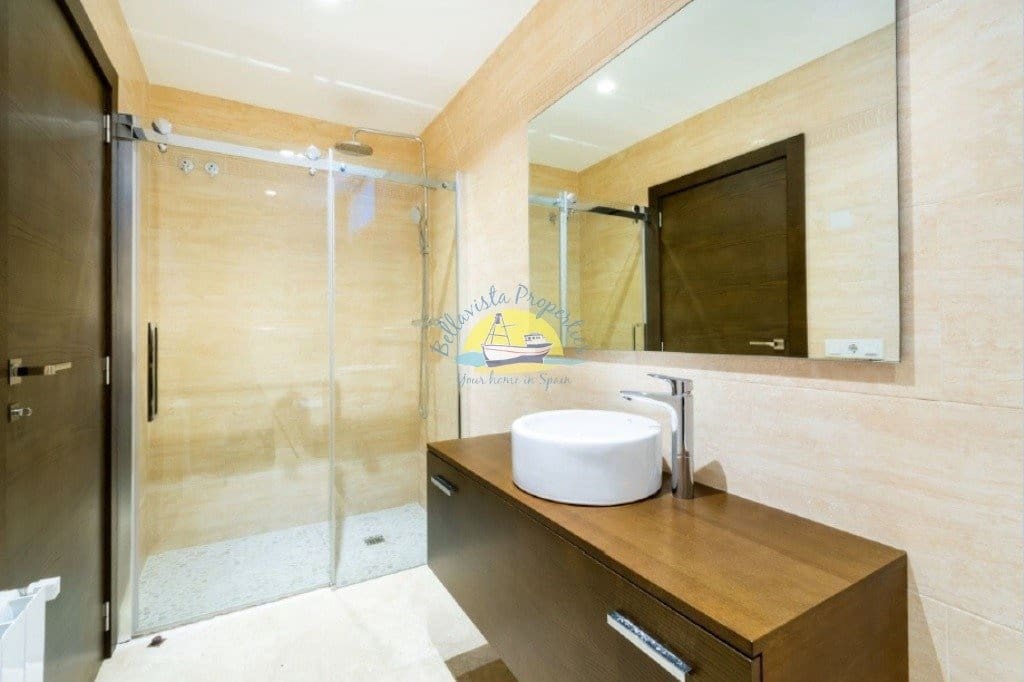 6 bedroom Villa for sale in Alfaz del Pi / L'Alfas del Pi with pool garage - € 1,600,000 (Ref: 7165913)