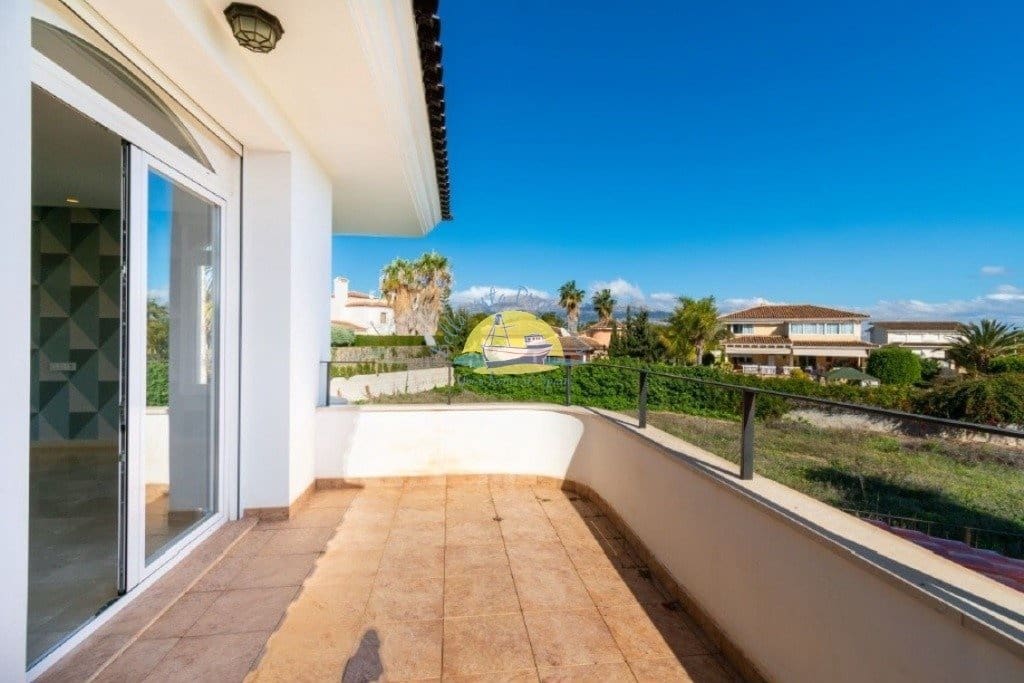 6 bedroom Villa for sale in Alfaz del Pi / L'Alfas del Pi with pool garage - € 1,600,000 (Ref: 7165913)