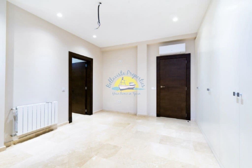 6 bedroom Villa for sale in Alfaz del Pi / L'Alfas del Pi with pool garage - € 1,600,000 (Ref: 7165913)