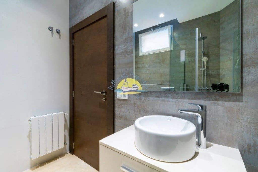 6 bedroom Villa for sale in Alfaz del Pi / L'Alfas del Pi with pool garage - € 1,600,000 (Ref: 7165913)