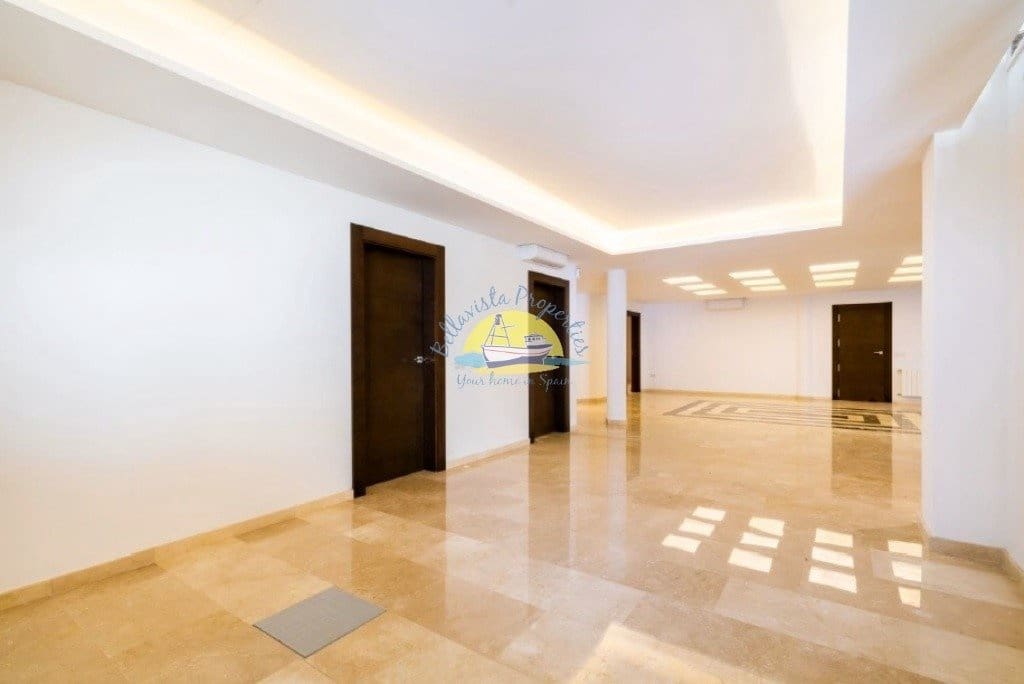 6 bedroom Villa for sale in Alfaz del Pi / L'Alfas del Pi with pool garage - € 1,600,000 (Ref: 7165913)