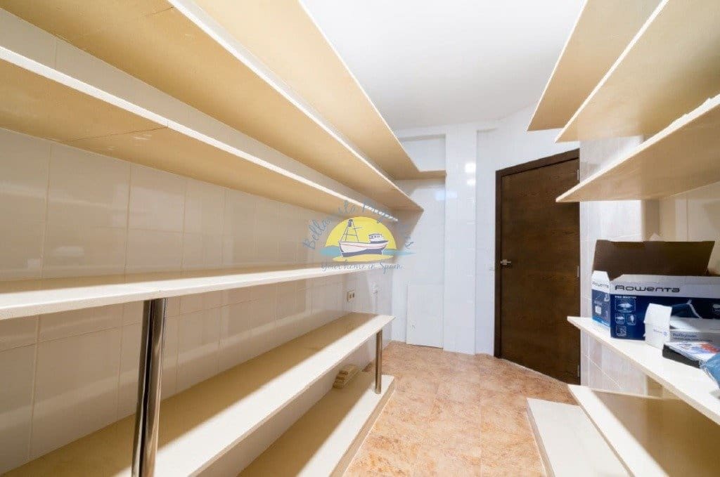 6 bedroom Villa for sale in Alfaz del Pi / L'Alfas del Pi with pool garage - € 1,600,000 (Ref: 7165913)