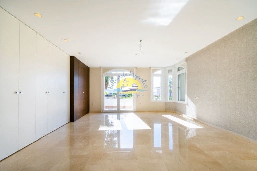 6 bedroom Villa for sale in Alfaz del Pi / L'Alfas del Pi with pool garage - € 1,600,000 (Ref: 7165913)