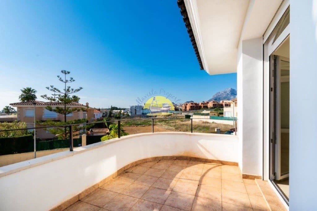 6 bedroom Villa for sale in Alfaz del Pi / L'Alfas del Pi with pool garage - € 1,600,000 (Ref: 7165913)